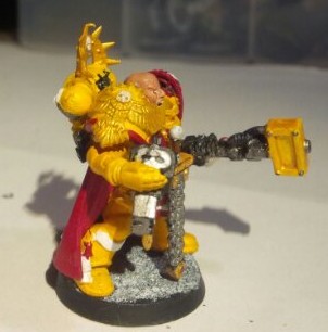 Imperial Fists Space Marine Captain: Left view