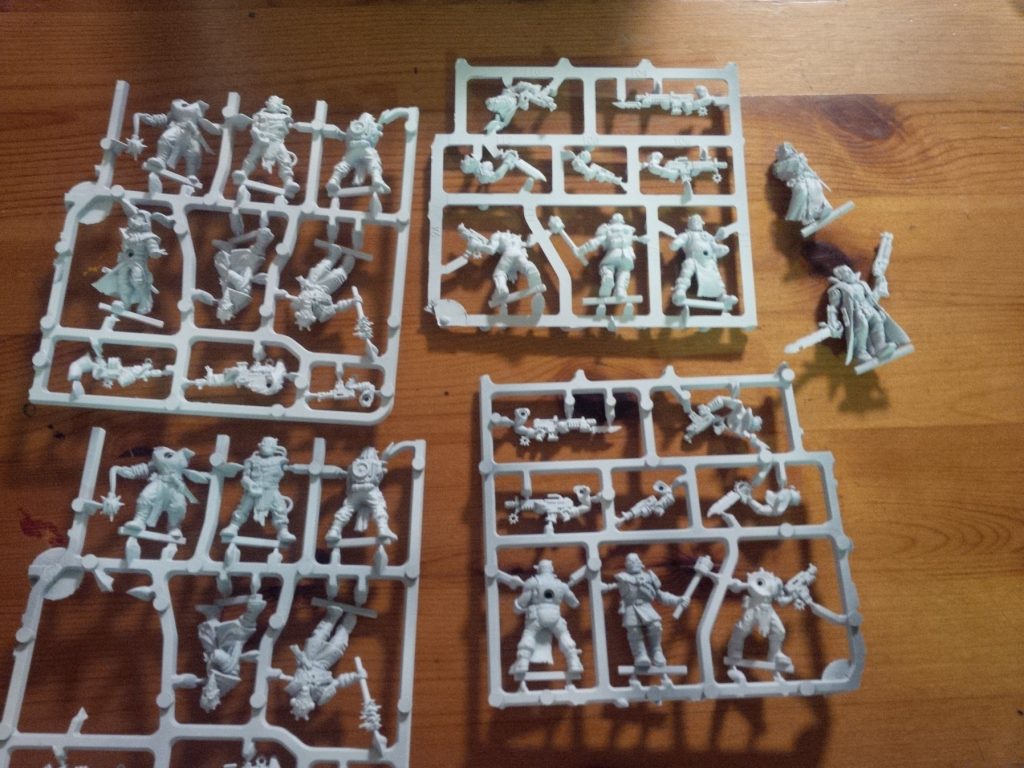 19 Chaos Cultists, mostly still on sprue
